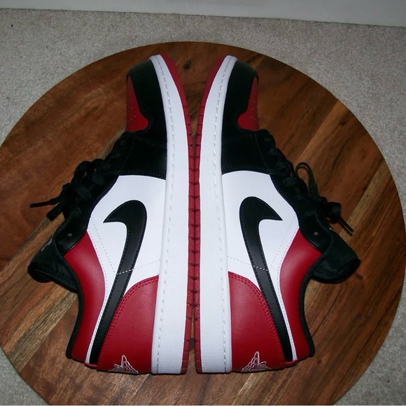 Jordan 1 low bred toe size 13 worn twice - Picture 2 of 4